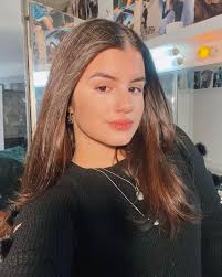 Carol Chamberlain Style, Clothes, Outfits and Fashion • CelebMafia