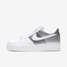 Chaussure de basketball icônique des années 80, la nike air force 1 se beige gomme revient pour votre plus grand plaisir dans une déclinaison beige très séduisante. Air Force 1 Pour Femme Nike Fr