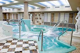 Balneário) is an iberian and latin american resort town, typically a seaside resort, and less commonly along the shores of lakes and rivers or next to hot springs. Spa Domus Aurea Carranque Toledo Web Oficial