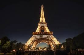 Découvrez notre guide comprenant des conseils pour voir la chute de la boule et d'autres façons originales de célébrer les douze coups de minuit à new york. Passer Le Nouvel An A Paris Que Faire Blog Erasmus Paris France