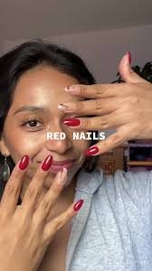 Uñas Almendra Rojas En Morenitas