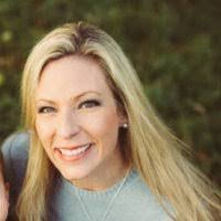 Amber Mizell's Instagram, Twitter & Facebook