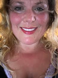 Melissa Grabowski's Instagram, Twitter & Facebook