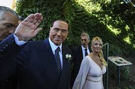 Jul 02, 2021 · prima l'avrebbe colpita di spalle, poi avrebbe affondato la lama del coltello da cucina per due volte, in modo frontale, all'altezza del petto, provocandole una morte pressoché istantanea. Silvio Berlusconi Eta Altezza Mogli Figli E Fidanzata Caffeina Magazine