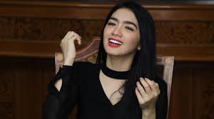 Dian sastrowardoyo mualaf, sementara orang tuanya beda agama. Gosip Pindah Agama Angel Karamoy Minta Didoakan Showbiz Liputan6 Com
