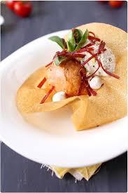 Sorbet De Tomate En Corolle De Brick Mousse Basilic Et Julienne De Viande Des Grisons Chefnini Recette Recettes De Cuisine Recette Entree Froide Entree Gastronomique
