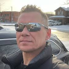 Drunk texts come with a 12-hour expiry ⏳—don't ask me about them the next  year! 🍾😂