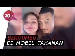 Mau peluk dia sampai kiamat, ucap jerinx. Momen Jerinx Dan Nora Alexandra Melepas Rindu Di Mobil Tahanan Youtube
