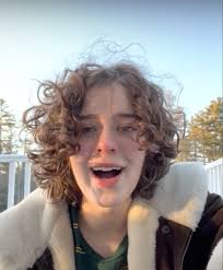 Veronica Shore's Instagram, Twitter & Facebook