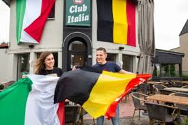 De tennisploegen van frankrijk en belgië hebben de finale van de daviscup bereikt. Bokjoubvicfvjm