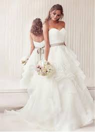 Sicuramente scegliendo un bouquet unusual con fiori di seta, potrai abbracciare la filosofia di unusual bouquet che unisce l'eco friendly. 900 Idee Su Spose Nel 2021 Spose Sposa Abiti Da Sposa