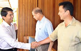 Jun 20, 2021 · le président de la république andry rajoelina, en déplacement en france pour raison privée (la confirmation de sa fille), n'a pas pu les recevoir. Presidentielle Malgache Rajoelina Et Ravalomanana Renoncent Cnews