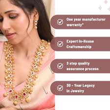 TARINIKA Parure de bijoux indiens Ahaana plaqué or antique avec motif  floral pour femme