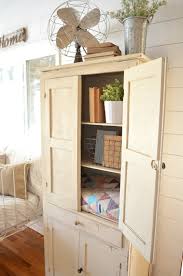 Left alone, these fungi continue to spread and can even transfer to other pieces of the musty smell is unpleasant and the presence of mold can become unhealthy. 5 Ways To Remove That Musty Smell From Old Furniture