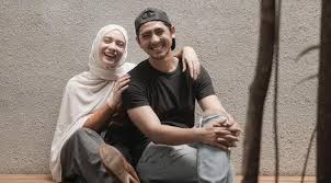 Get in touch with arya.saloka (@aryasaloka7072) — 468 answers, 9275 likes. Awet Muda 5 Potret Cantik Mertua Arya Saloka Yang Seperti Seumuran News Entertainment Fimela Com