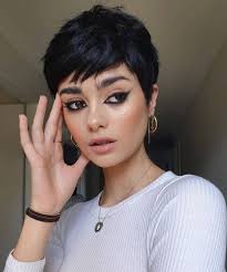 There are several rules that will help you achieve such a look. 10 Stylish Short Haircuts For Thick Hair Women Short Hairstyle 2021