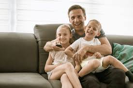 Dubna 1972 ve vsetíně) je český herec, zpěvák, tanečník, moderátor a podnikatel. Roman Vojtek O Pohadkovych Rolich Vzhledem Ke Svemu Veku Me Uz Cekaji Jen Kralove A Za Par Let Kouzelni Dedecci Tojesenzace Cz