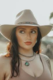 Western Inspired Photo Shoots Availability and Recommendations