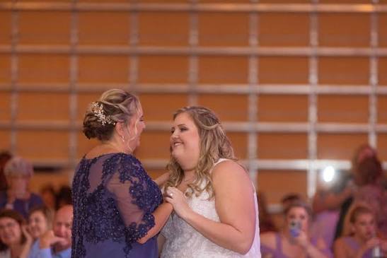 Mallorie asks her mom if she'll walk her down the aisle at her wedding to  Raşit