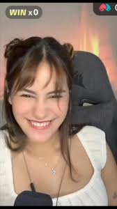 Isi 🧡🦙😇😎 tu alfitriona favorita te mando saludos 😅 . @ISA🐭💚 ....