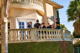 Fashion and travel influencers in particular aren't doing as strongly as before. Hype House And The Los Angeles Tiktok Mansion Gold Rush The New York Times