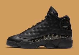 In this video i unbox and review the air jordan mars 270 low(black/white/gold) im a fan of the 270s. Air Jordan 13 Gs Black Metallic Gold Dc9443 007 Sneakernews Com