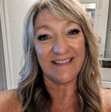 Lisa Loucks's Instagram, Twitter & Facebook