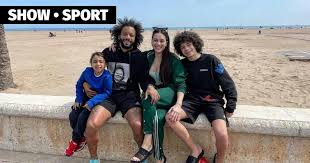 Villarreal end the season seventh, giving them a place in next year's real madrid's karim benzema scores a goal disallowed for offside during the spanish la liga last round match against villarreal.— Marcelo Postete Ein Foto Vom Strand In Valencia Real Verteidiger Marcelo Hat Wahrend Der Landerspielpause Ein Foto Mit Seiner Familie Vom Strand In Valencia Gepostet Real La Liga Marcelo