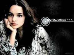 Aileen Henderson's Instagram, Twitter & Facebook