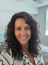 Hey all! :) This is my first post in this group! Sharing a post of my hair  under 40X Comments requested! :)