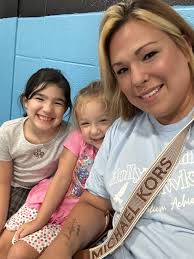 The girls are ready for the school year to begin! ❤️ #GoHawks  #hoollywoodelementry #prek & #1stgrade 👯‍♀️