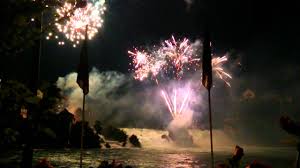 Zürinews um 18 uhr einschalten und mehr zu den sicherheitsvorkehrungen des ereignisses erfahren! Rheinfall Schaffhausen Feuerwerk 31 7 2014 I Youtube