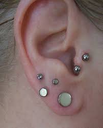 Does A Tragus Piercing Hurt Plus Everything Else You Need To Know Before You Add That Extra Earring Tragus Piercings Anti Tragus Piercing Earings Piercings