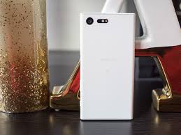 Sony Xperia X Compact review: Size ...