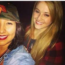 Melanie Grim's Instagram, Twitter & Facebook