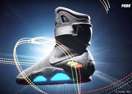 Nike air mag digital néon art print idéal pour n'importe quel décor de chambre, décor mural, art de bureau et idée de cadeau. Les Vraies Nike Air Mag De Michael J Fox Marty Mcfly Dans Retour Vers Le Futur Purebreak
