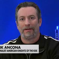 Frun och styvsonen gripna för mordet på KKK-ledaren