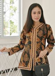 Tips memilih model baju atasan wanita silahkan simak sejumlah koleksi contoh model baju atasan wanita tahun 2020 ini sebagai pilihan baju saat kamu ingin melakukan pembelian. Model Baju Batik Atasan Wanita Kantor Terbaru 2021 Model Baju Terbaru
