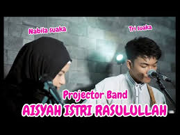 This song received a good comments and positive feedback's among people. Download Aisyah Istri Rasulullah Projector Band Lirik Live Akustik By Nabila Suaka Ft Tri Suaka Mp3 5 71 Mb 320kbps