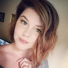 Julia Grubbs's Instagram, Twitter & Facebook