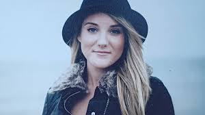 Colleen Howe's Instagram, Twitter & Facebook