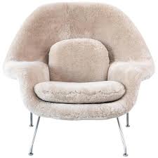 Saarinen Mid Century Modern Womb Chair By Knoll Reupholstered In Shearling Relaxing Chair Mid Century Lounge Chairs Knoll Womb Chair