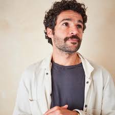 Christopher Abbott Fan (@chrisabbottfan)