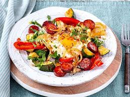 Zackiges Zucchini Grostl Mit Ei Rezept Lecker Rezepte Billig Kochen Gunstig Kochen Rezepte