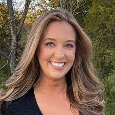 Macy Moyer's Instagram, Twitter & Facebook