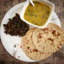 A Simple Healthy Sunday Lunch Chapati Dal And Bhindi Ki Sabji For More Yummy Foodie Updates Follow Bawarch Food Baby Food Recipes Food Inspiration
