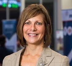 Dawn Deeter Awarded the Dr. Ron and Rae Iman Outstanding Faculty Award for  Teaching