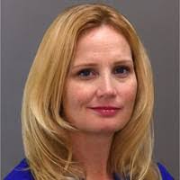 Holly Edds's Instagram, Twitter & Facebook