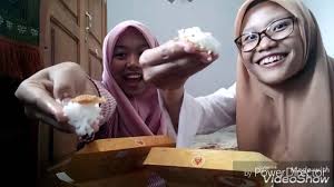 As of december 2018, the chain had 110 franchises in indonesia, employing an estimated 3,500 people. Vlog Basa Jawa Icip Icip Geprek Bensu Ing Lamongan Youtube