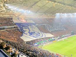 Enjoy the highlights of fc schalke 04 vs. Fc Schalke 04 Fans Beeindrucken Mit Choreo Beim Dfb Pokal Spiel S04